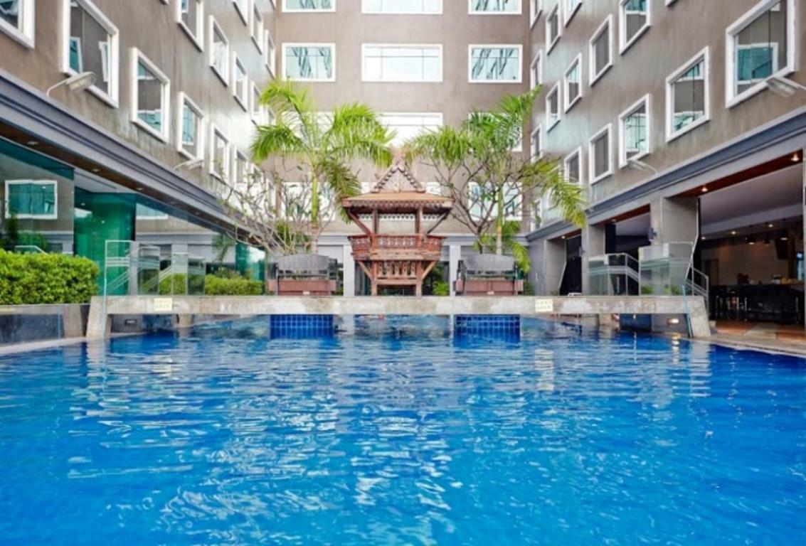 Ease Jomtien Hotel Extérieur photo