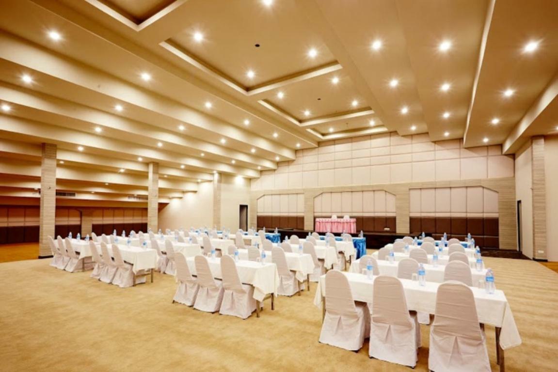 Ease Jomtien Hotel Extérieur photo