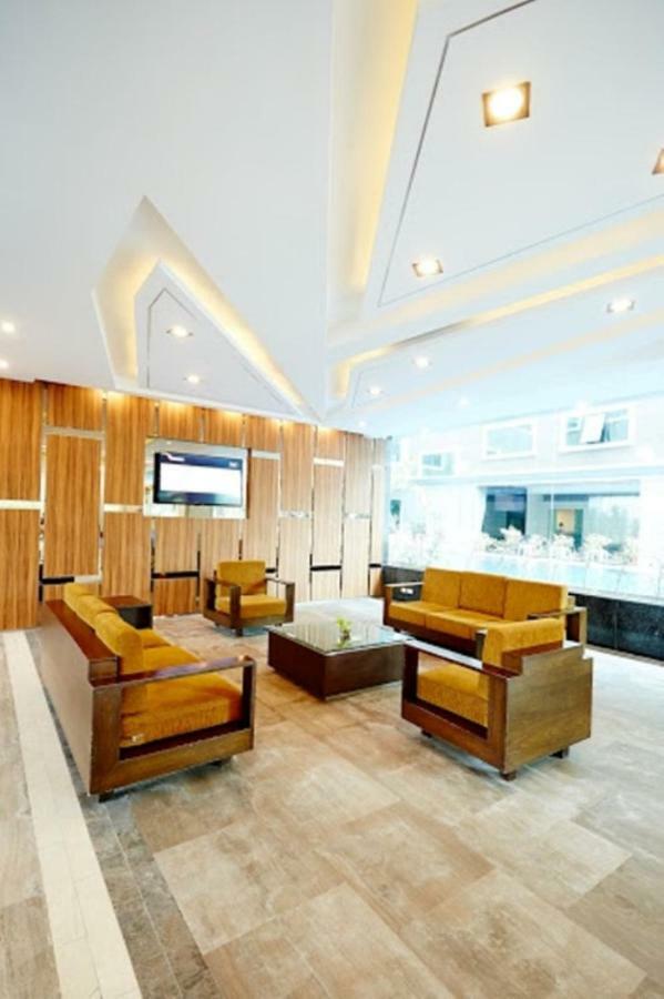 Ease Jomtien Hotel Extérieur photo
